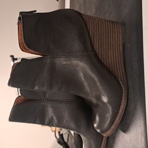 BLACK LEATHER BOOT